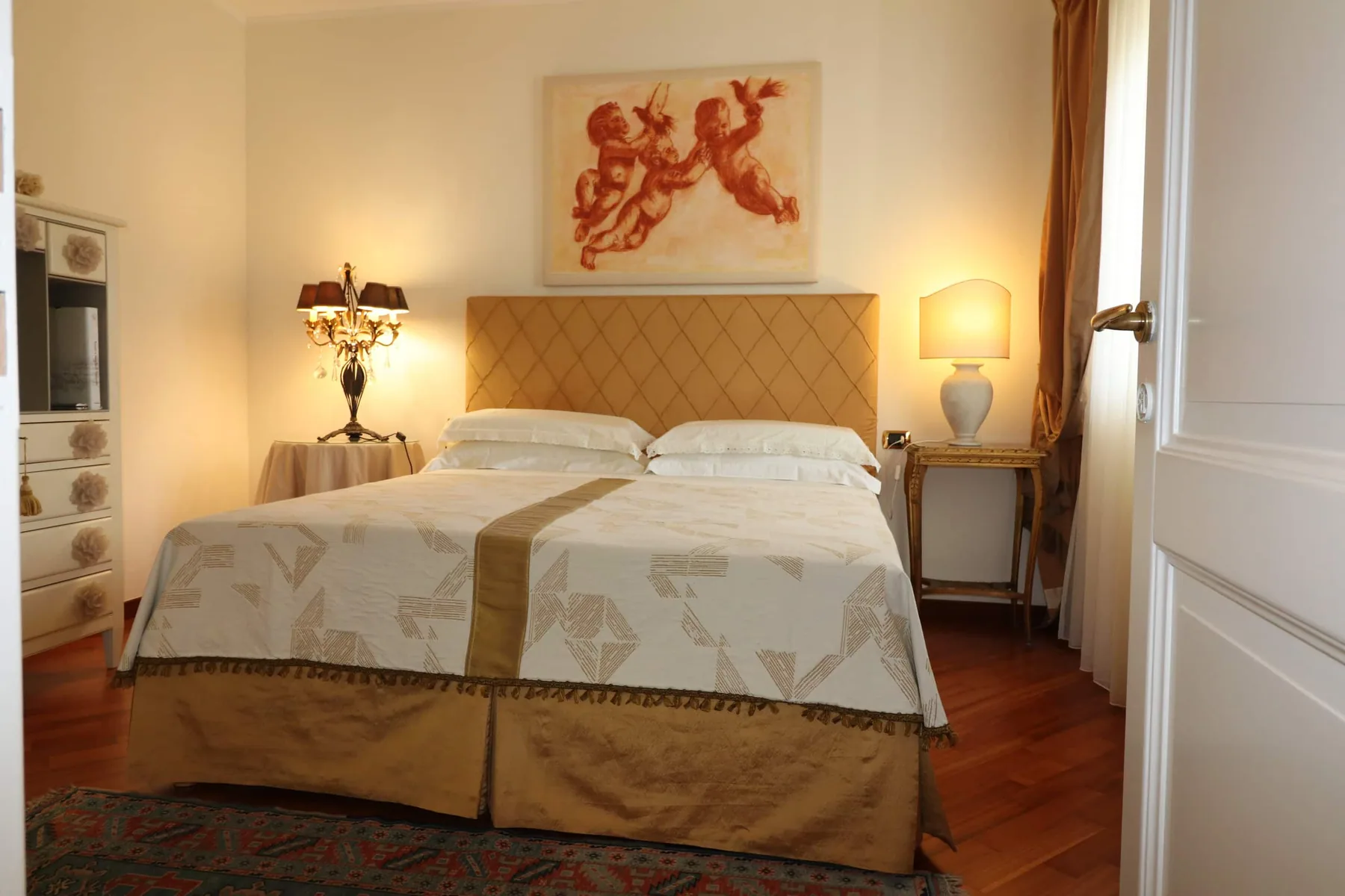 Camera Gialla — il letto matrimoniale